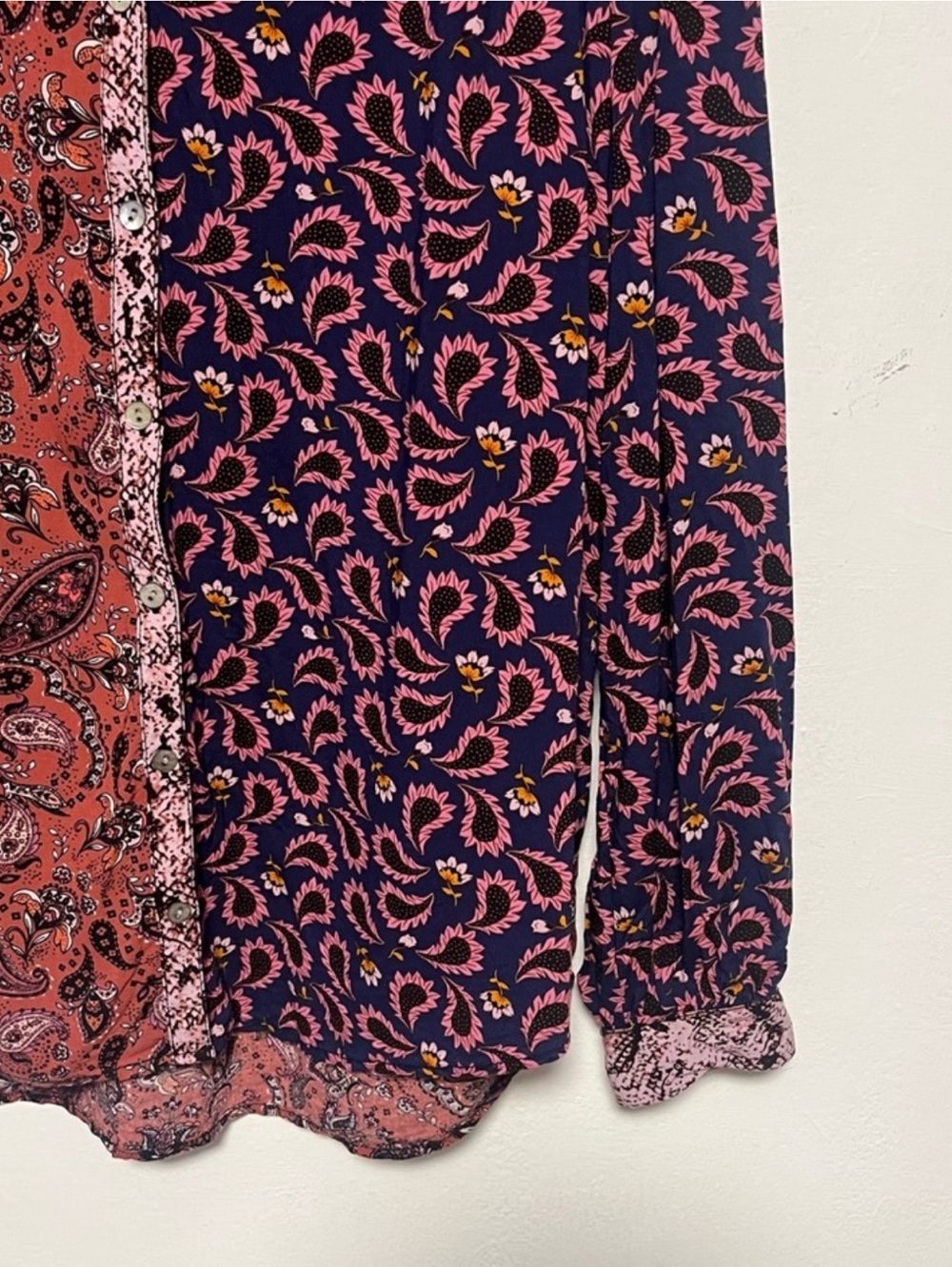 BEACHLUNCHLOUNGE Mixed Print Boho Blouse Snakeskin Paisley Floral Size L - Picture 7 of 10